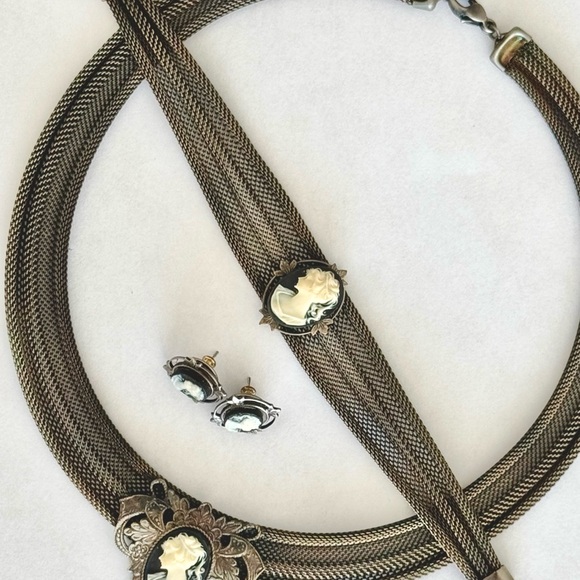 Handmade Vintage Style CAMEO jewelry SET - Choker Necklace, Bracelet, Earrings - Picture 2 of 7